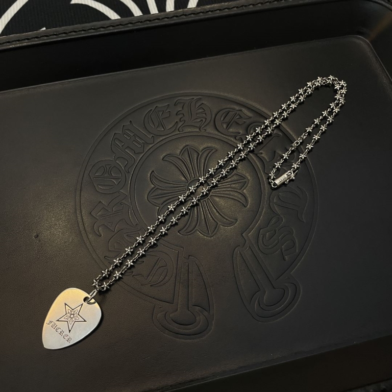 Ch*0me He**ts necklaces